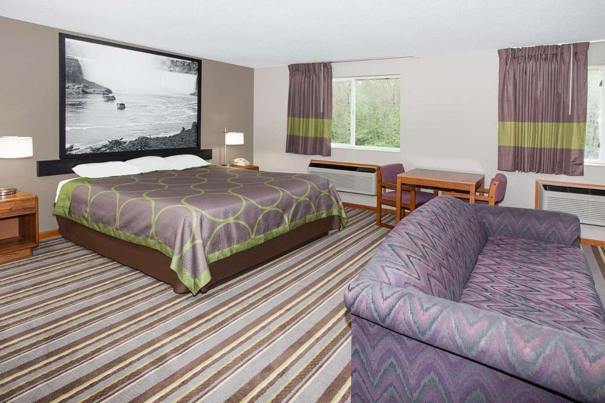 Super 8 By Wyndham Gilman Hotel Ngoại thất bức ảnh