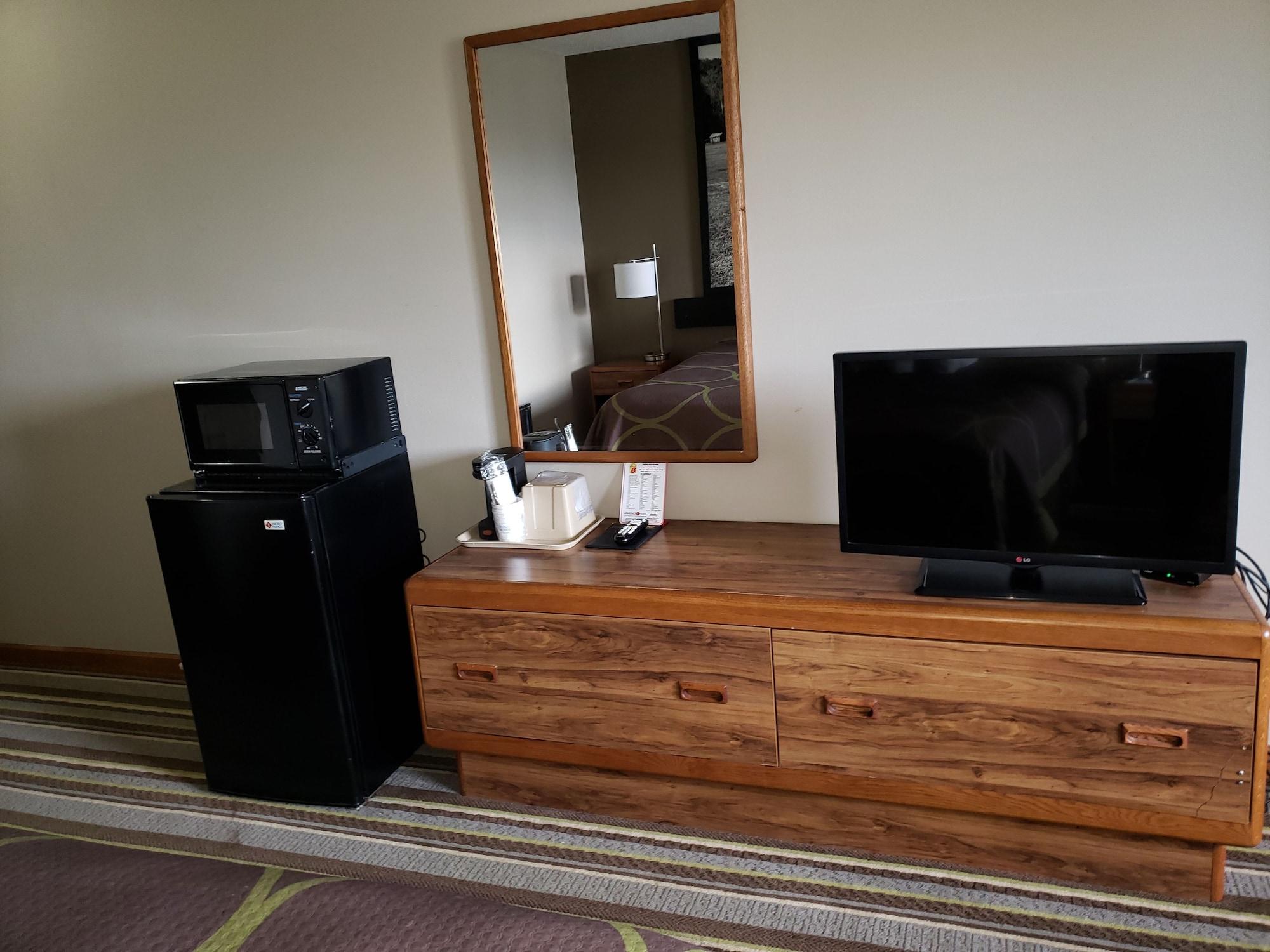 Super 8 By Wyndham Gilman Hotel Ngoại thất bức ảnh
