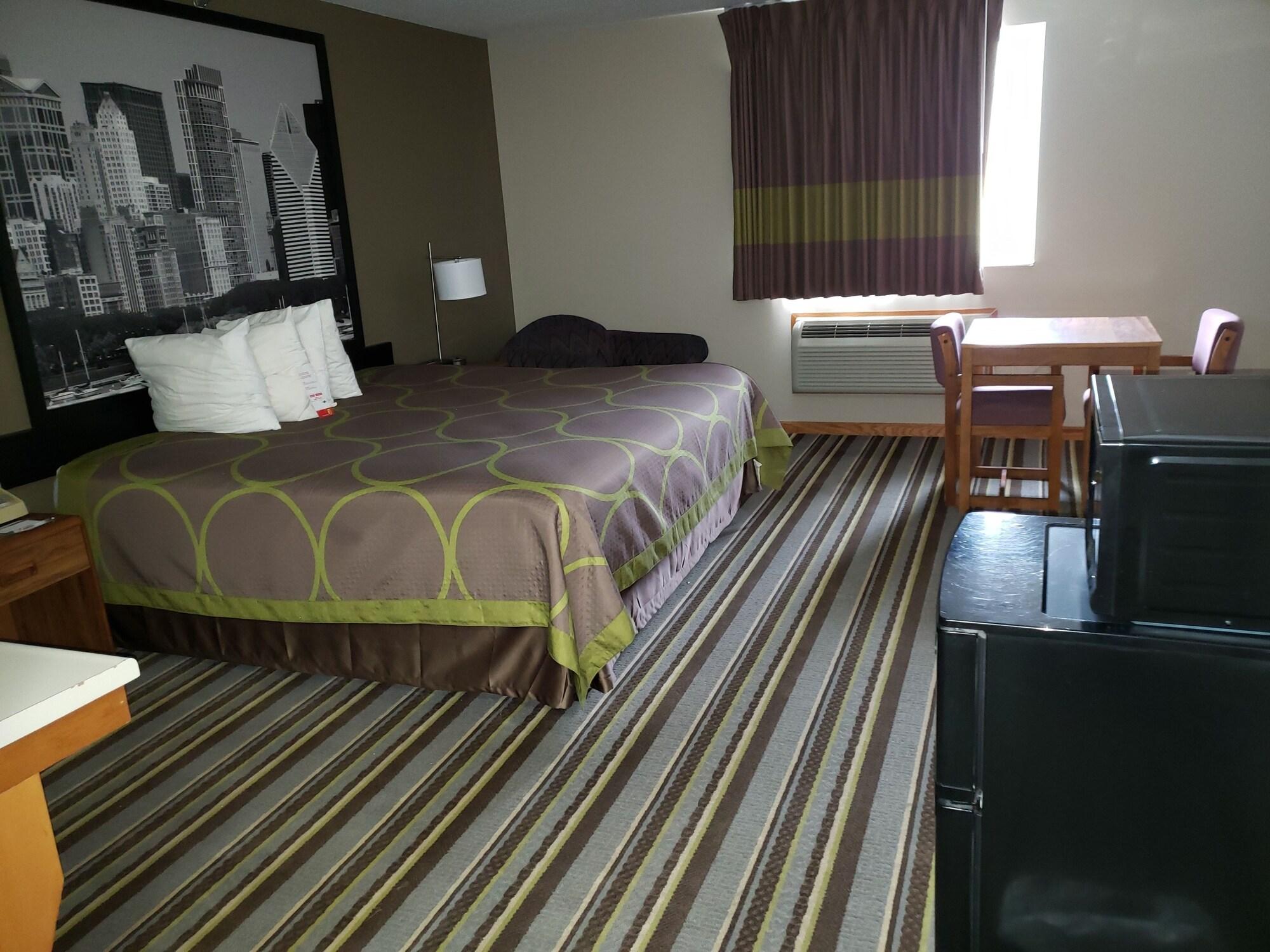 Super 8 By Wyndham Gilman Hotel Ngoại thất bức ảnh