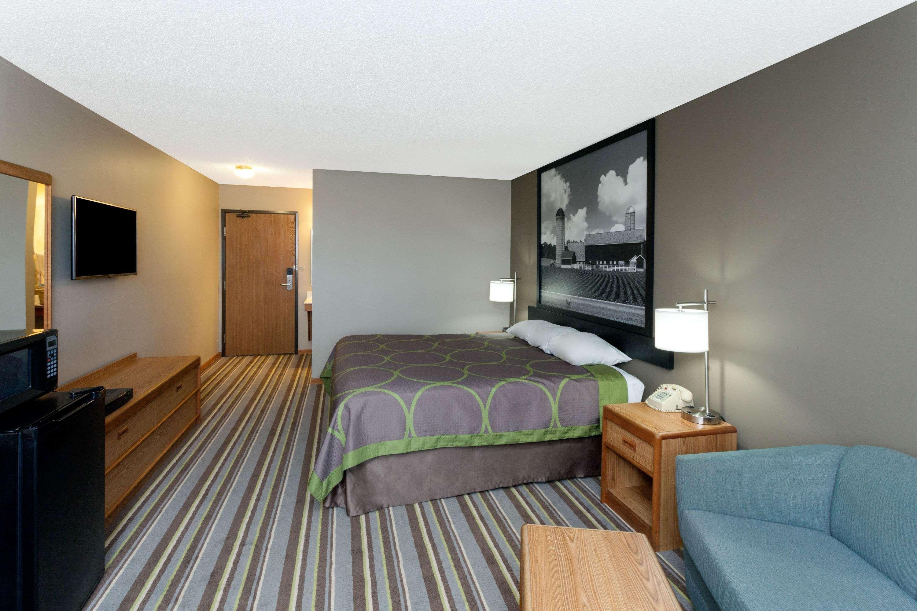 Super 8 By Wyndham Gilman Hotel Ngoại thất bức ảnh
