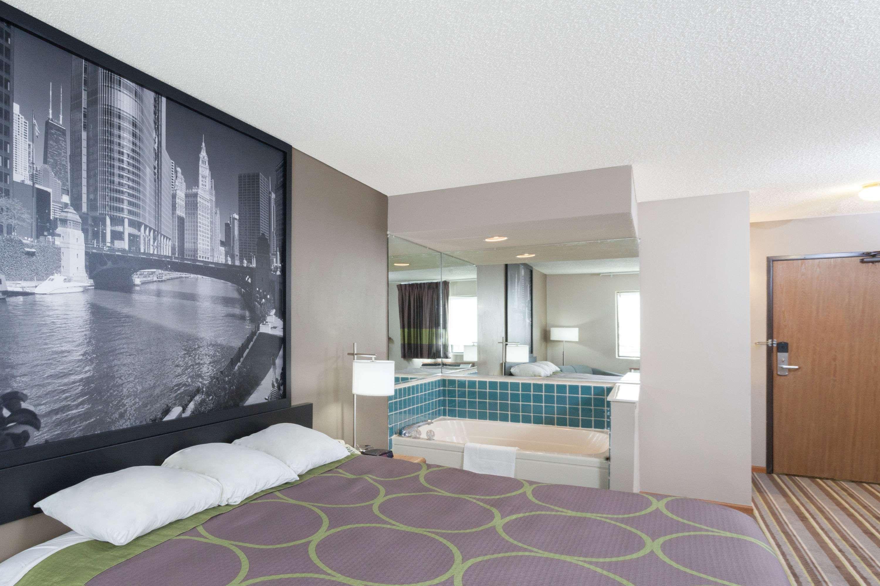 Super 8 By Wyndham Gilman Hotel Ngoại thất bức ảnh